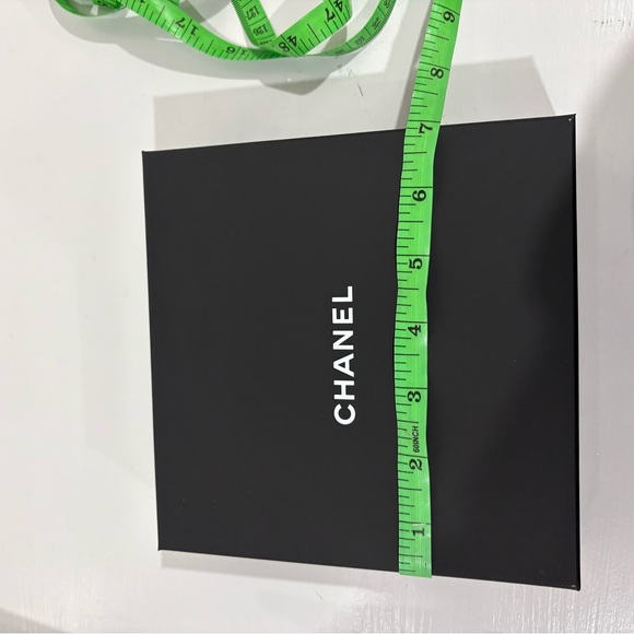 Empty CHANEL Black Gift Box Set - Picture 4 of 7